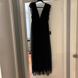 Long black formal dress, ruffled sleeves, NWT